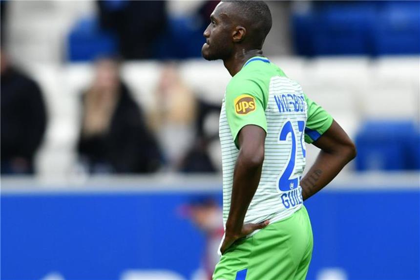 Unruhe bei VW belastet auch den VfL Wolfsburg Fehlt dem VfL Wolfsburg im Spiel gegen den FC Augsburg: Mittelfeldspieler Joshua Guilavogui Foto: Uwe Anspach.