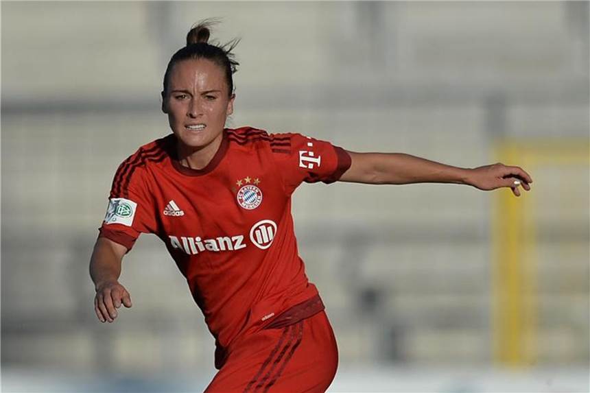 FCB-Fußballerinnen feiern in Champions League Schützenfest Feiert mit den FCB-Fußballerinnen ein Schützenfest in der Champions-League: Münchens Gina Lewandowski. Foto: Lukas Barth