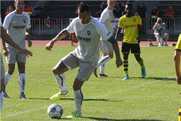 Felix Backszat und der SV Rödinghausen treten beim Spiel gegen den SV Herbern am Samstag als Favorit an.
