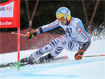 Felix Neureuther fiel noch von Platz zwei auf Rang sechs zurück. Foto: Expa/Erich Spiess