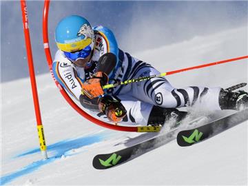 Felix Neureuther kam beim Slalom in St. Moritz nur auf Rang 18. Foto: Jean-Christophe Bott