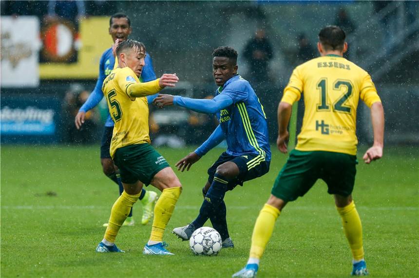 BVB-Leihgabe Passlack gelingt Befreiungsschlag mit Sittard - Pulisic schiebt Frust Felix Passlack (l.) holte mit Fortuna Sittard den zweiten Saisonsieg.