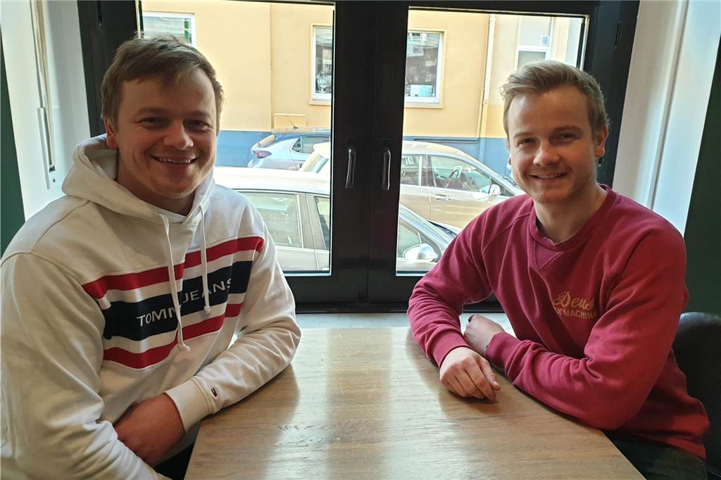 Verwandelt sich das Kaiserviertel zur hippen Schlemmermeile? Felix und Till Feldkamp in ihrem neuen Lokal "Brüderlich" im Dortmunder Kaiserviertel