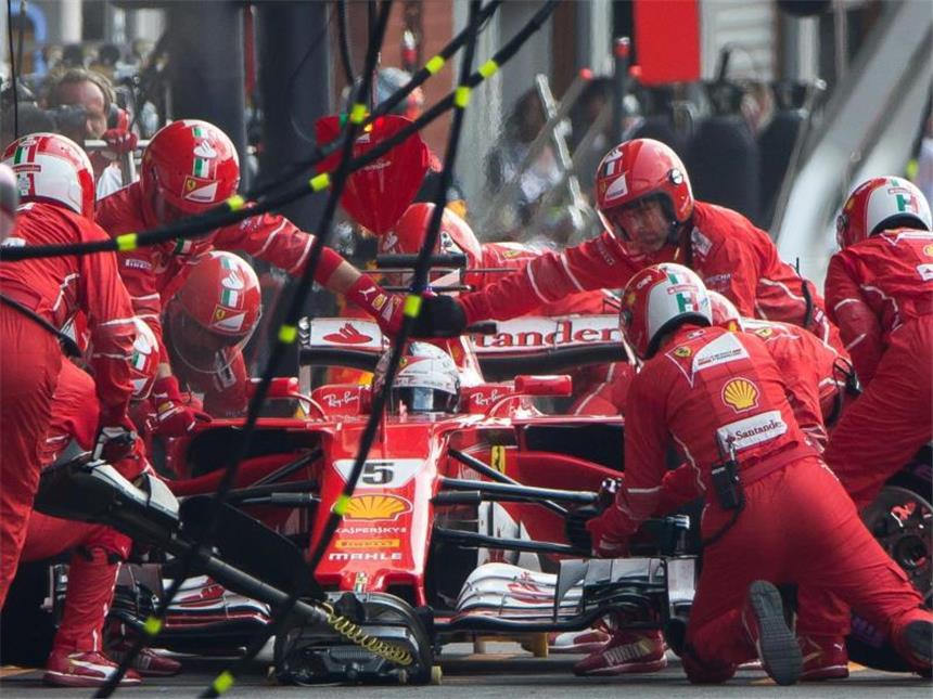 Vettel kündigt für Monza "Attacke" an Ferrari-Pilot Sebastian Vettel freut sich auf den Großen Preis von Italien. Foto: Benoit Doppagne