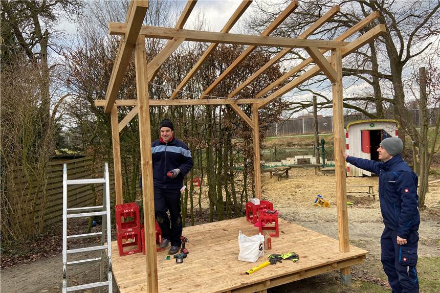 Fertig: So sieht die neue Waldbühne der Kita Villa Kunterbunt in Selm aus. Eltern hatten viel Zeit investiert.