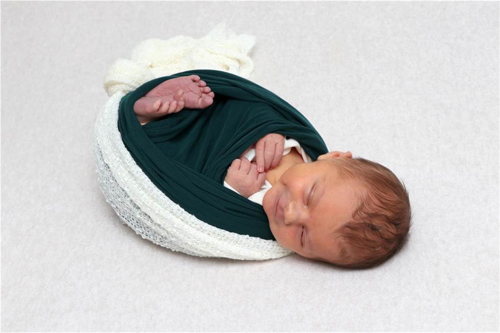 Fest eingepackt liegt hier die kleine Mila. Sie wurde am 16. September im St. Johannes Hospital in Dortmund geboren. Die glücklichen Eltern sind Kyra und Aleks.