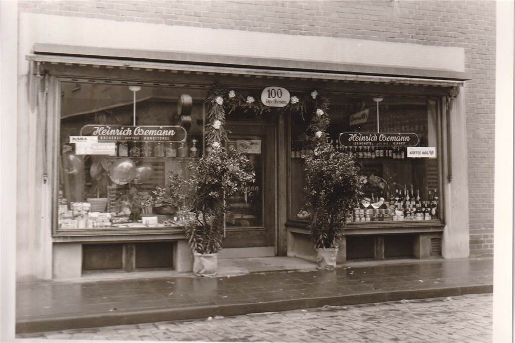 Lost Place mitten in Halterner Innenstadt: Bald steht der Abriss an Festlich geschmückt war die Bäckerei Osemann zum 100jährigen Jubiläum im Jahre 1960.