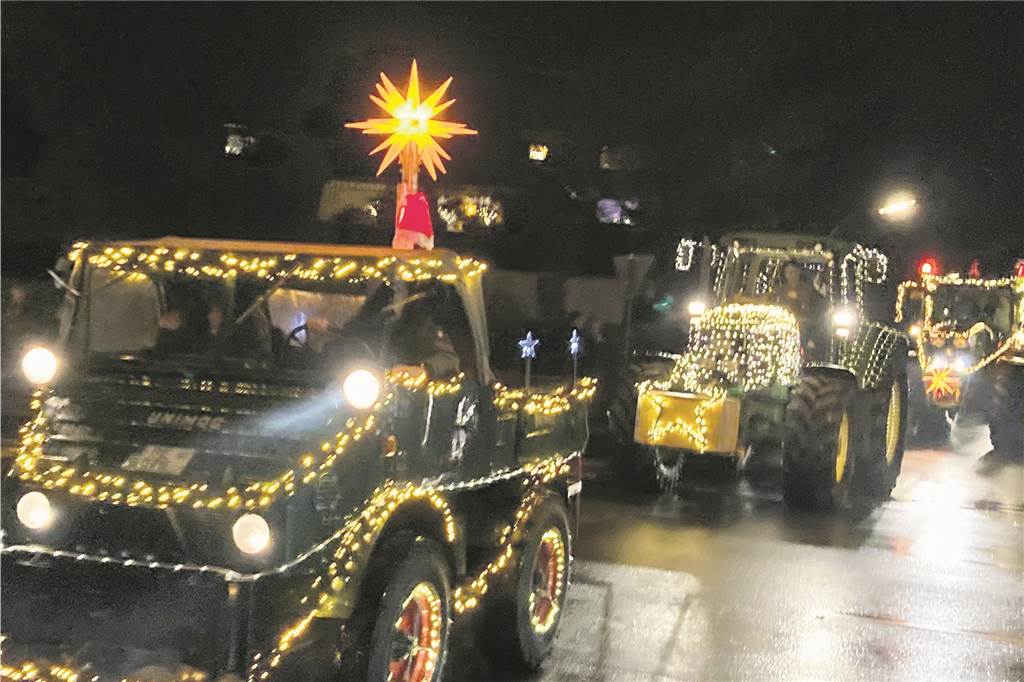 Lichterfahrt: Landwirte dürfen dieses Mal die Route vorab verraten Festlich geschmückte und leuchtende Trecker sorgen auch in dieser Adventszeit in vielen Städten und Dörfern für leuchtende Augen.