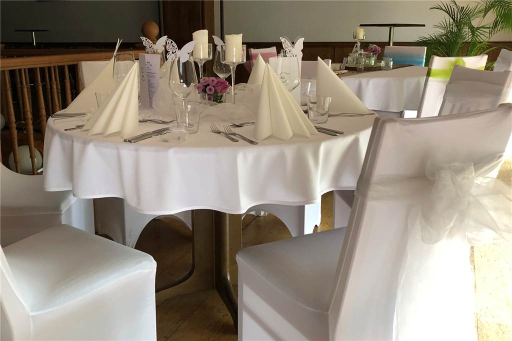436 Sorten von handerlesenem Bier machen Restaurant im Dortmunder Westen zum Geheimtipp Festliches Hochzeitsambiente gehört ebenfalls zum Angebot.