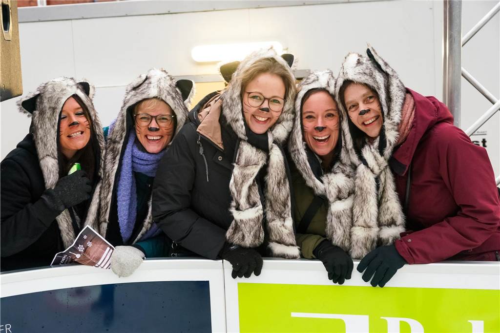 Feuchtfröhlich ging es zu beim 5. Sport Niehuis Cup auf der Vredener Eiszeit.