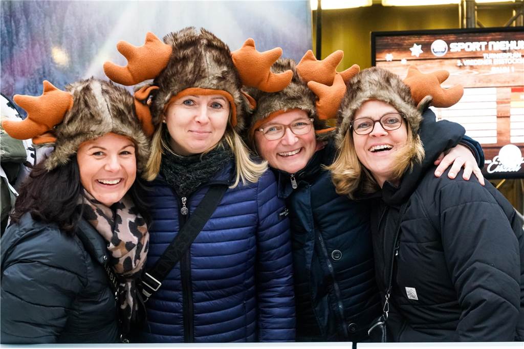 Feuchtfröhlich ging es zu beim 5. Sport Niehuis Cup auf der Vredener Eiszeit.