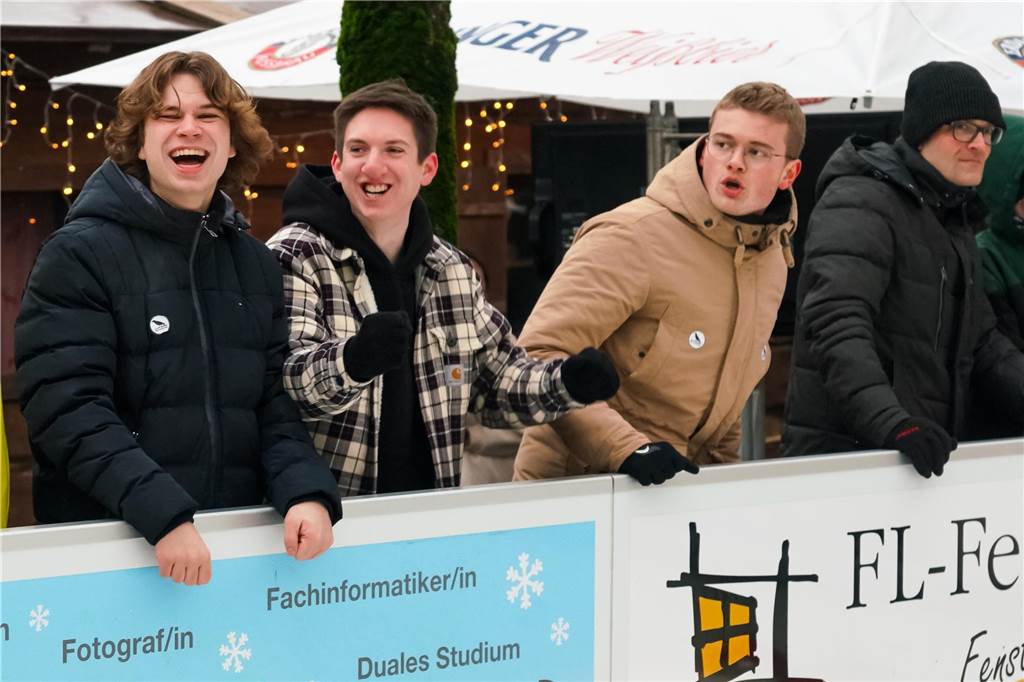 Feuchtfröhlich ging es zu beim 5. Sport Niehuis Cup auf der Vredener Eiszeit.