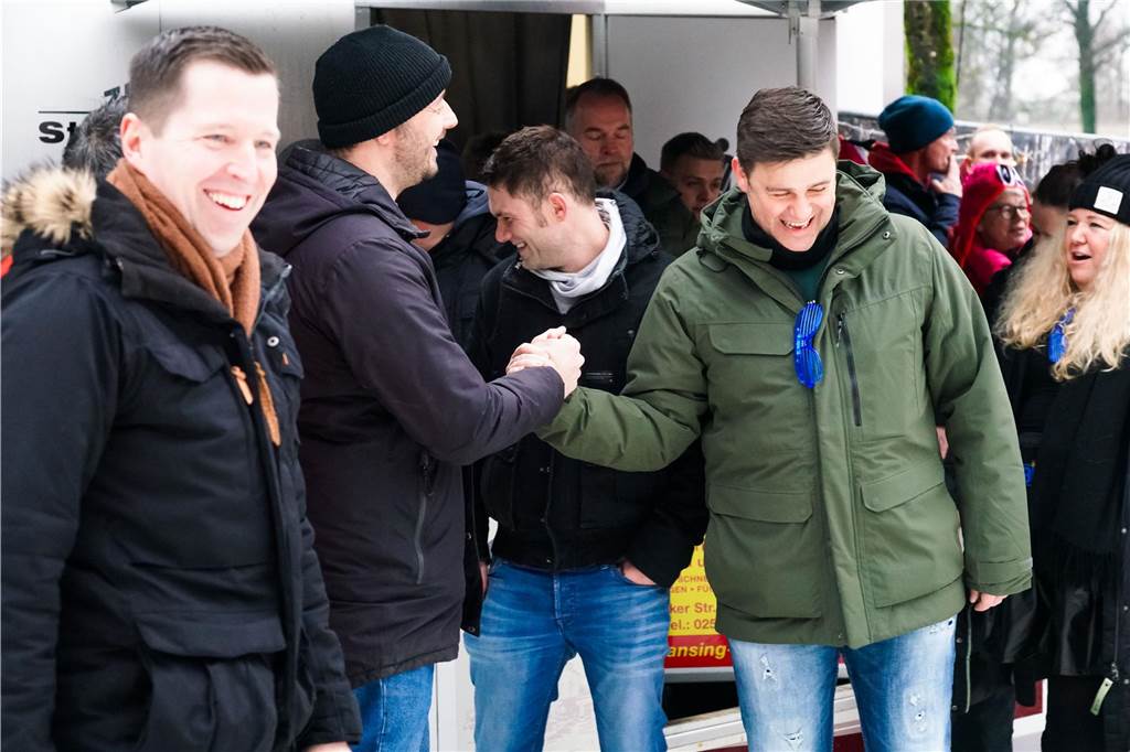 Feuchtfröhlich ging es zu beim 5. Sport Niehuis Cup auf der Vredener Eiszeit.