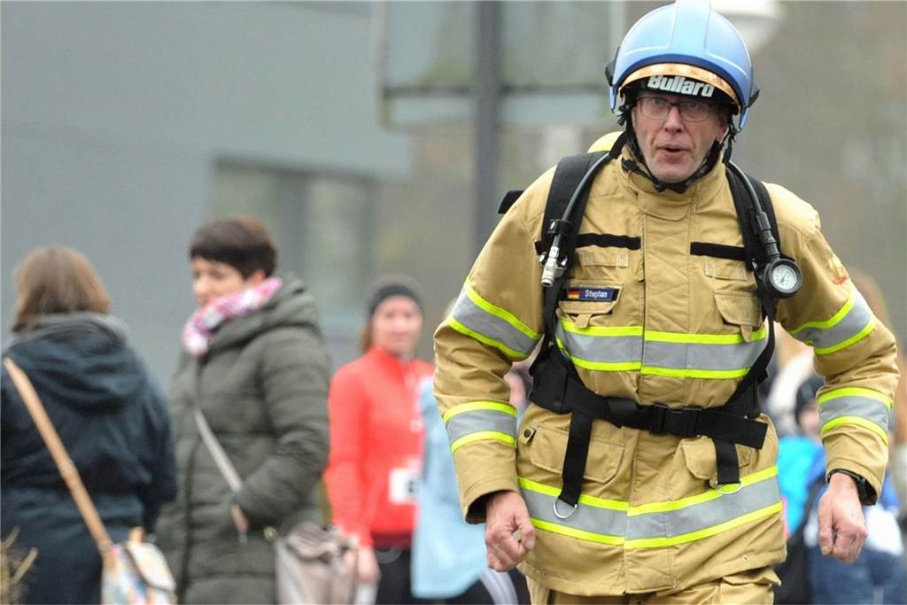 Feuerwehrmann Stephan Lendring plant 700-Kilometer-Charity-Lauf Feuerwehrmann Stephan Lendring ist ein erfahrener Läufer. Damit etwas Gutes zu tun, ist seine Passion.