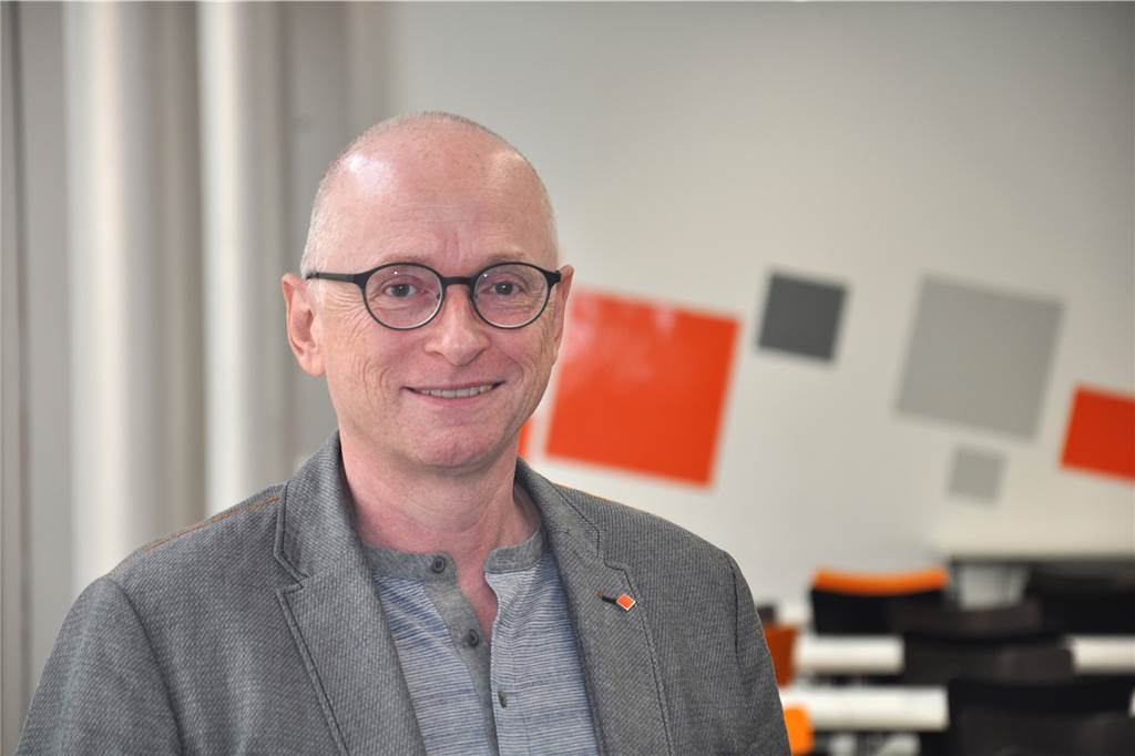 3300 Euro pro Tag - Brandschutzmängel an der FH kosten hohe Summen FH-Liegenschaftsdezernent Martin Hübner: „Ein technisches Labor ziehen Sie nicht so einfach um.“