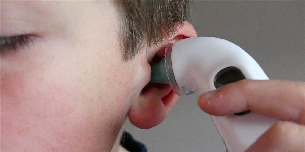 Fieber? Schmerzen? Wenn Kinder krank sind, greifen Eltern häufig zu Fiebersäften mit dem Wirkstoff Paracetamol. Doch der ist gerade schwer zu bekommen.