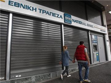 Filiale der Nationalbank von Griechenland: Die EZB erhöht den Notkredit-Rahmen für griechische Banken. Foto: Alexandros Vlachos/Archiv