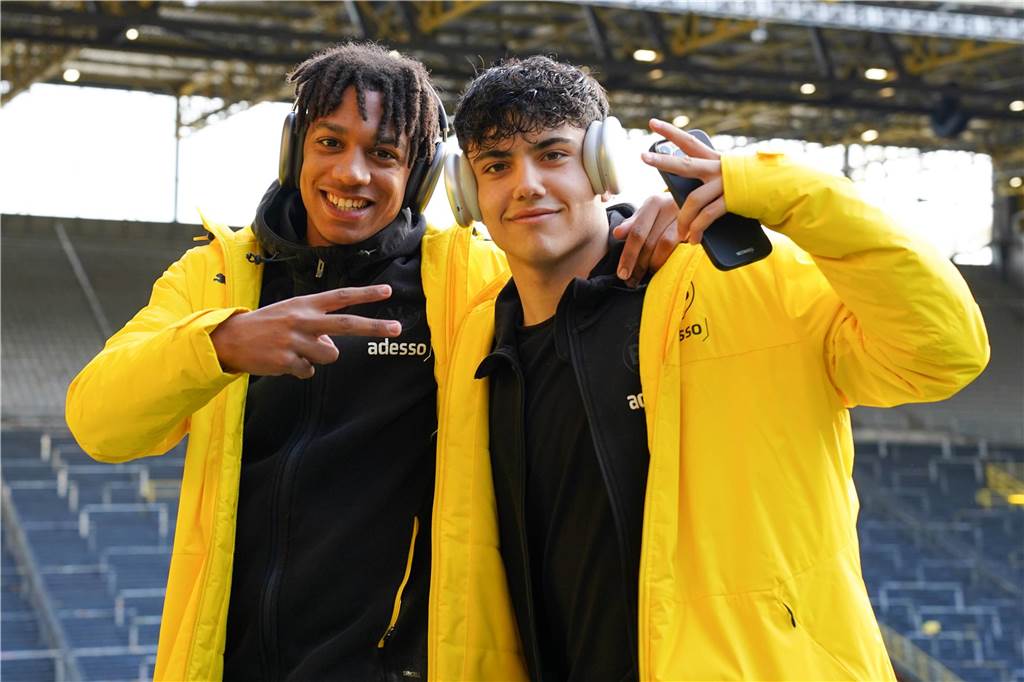 Filippo Mane und Vincenzo Onofrietti grüßen in die Kamera.