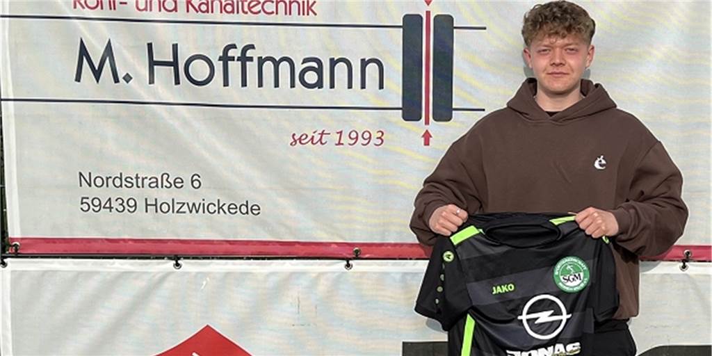 Massens neues Mittelfeld-Talent Filippo Russello hätte auch höher spielen können Filippo Russello (18) wechselt aus der A-Junioren Landesliga von Westfalia Rhynern zur SG Massen in die Bezirksliga.