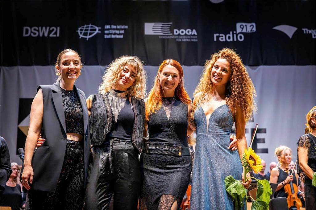 Filmmusik-Gala mit den Dortmunder Philharmonikern und mit Patricia Meeden auf dem Friedensplatz: Das Publikum war am Sonntagabend begeistert vom Abschluss der Cityring-Konzerte.