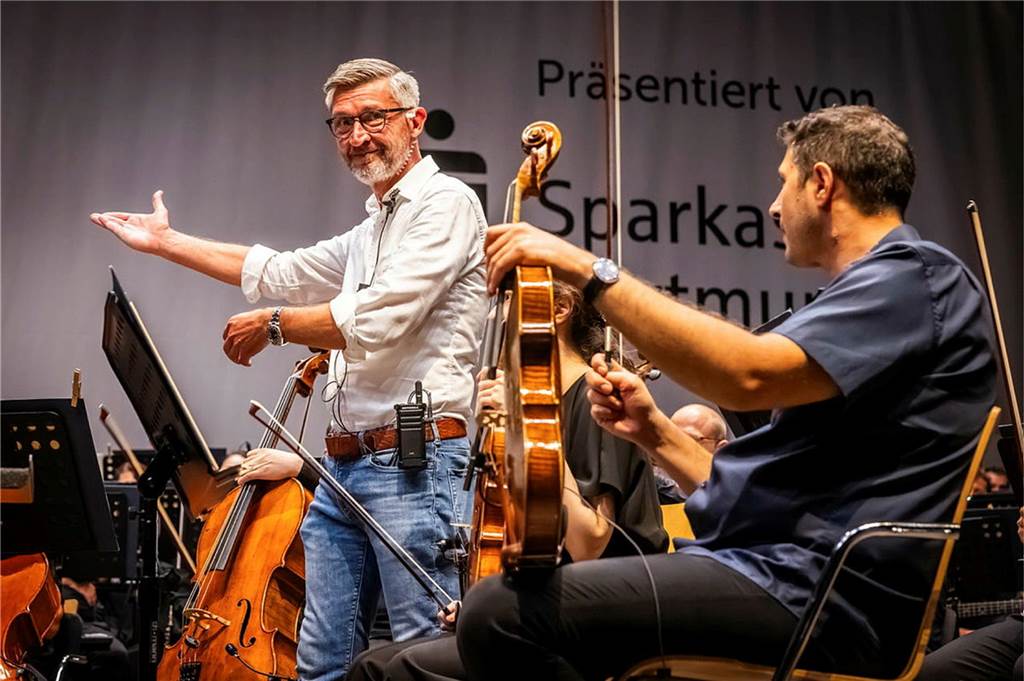 Filmmusik-Gala mit den Dortmunder Philharmonikern und mit Patricia Meeden auf dem Friedensplatz: Das Publikum war am Sonntagabend begeistert vom Abschluss der Cityring-Konzerte.