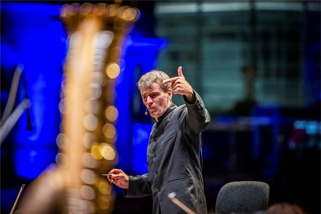 Filmmusik-Gala mit den Dortmunder Philharmonikern und mit Patricia Meeden auf dem Friedensplatz: Das Publikum war am Sonntagabend begeistert vom Abschluss der Cityring-Konzerte.