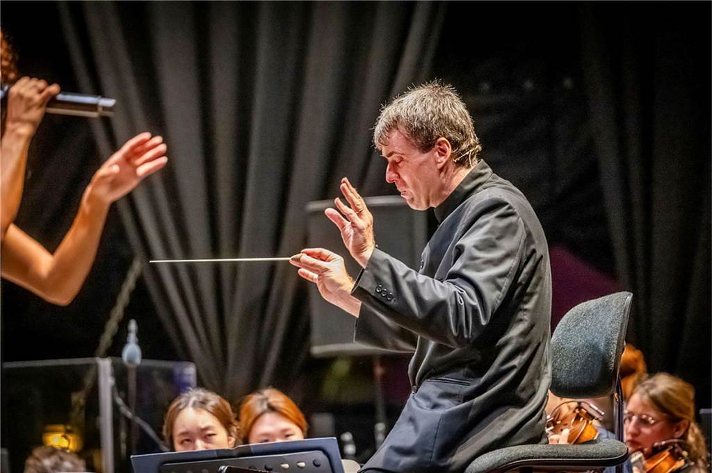 Filmmusik-Gala mit den Dortmunder Philharmonikern und mit Patricia Meeden auf dem Friedensplatz: Das Publikum war am Sonntagabend begeistert vom Abschluss der Cityring-Konzerte.
