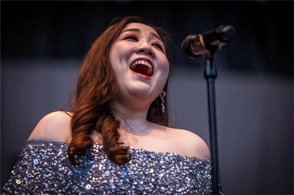 Filmmusik-Gala mit den Dortmunder Philharmonikern und mit Patricia Meeden auf dem Friedensplatz: Das Publikum war am Sonntagabend begeistert vom Abschluss der Cityring-Konzerte.