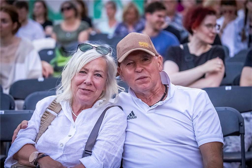 Filmmusik-Gala mit den Dortmunder Philharmonikern und mit Patricia Meeden auf dem Friedensplatz: Das Publikum war am Sonntagabend begeistert vom Abschluss der Cityring-Konzerte.