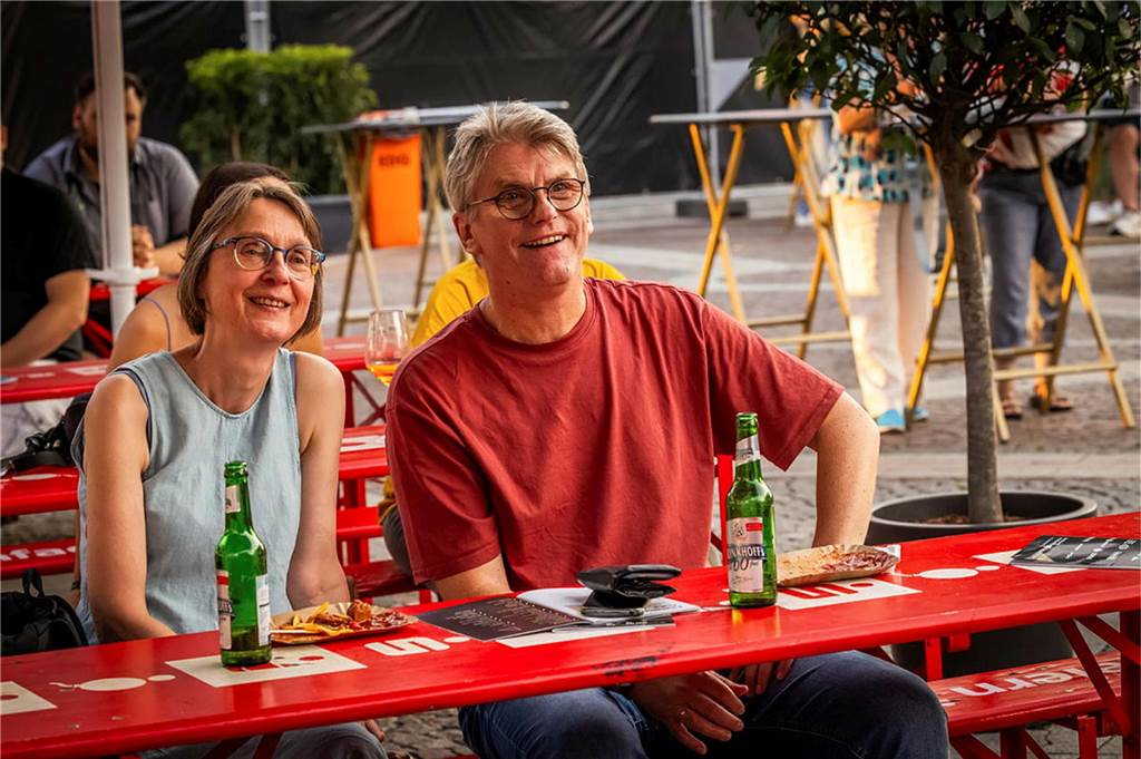 Filmmusik-Gala mit den Dortmunder Philharmonikern und mit Patricia Meeden auf dem Friedensplatz: Das Publikum war am Sonntagabend begeistert vom Abschluss der Cityring-Konzerte.