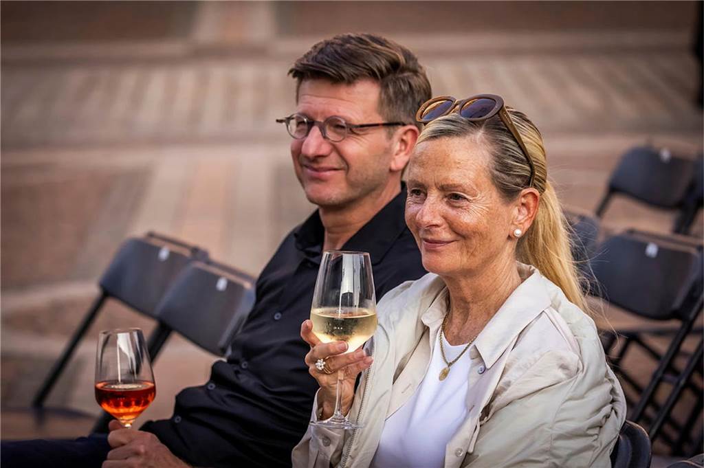 Filmmusik-Gala mit den Dortmunder Philharmonikern und mit Patricia Meeden auf dem Friedensplatz: Das Publikum war am Sonntagabend begeistert vom Abschluss der Cityring-Konzerte.