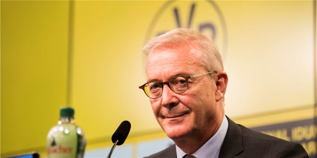 BVB-Finanzreport: Aktie stabilisiert, erfreulicher Schuldenstand Thomas Treß auf einer Pressekonferenz.