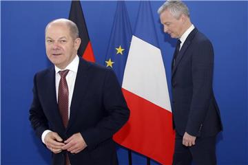Finanzminister Olaf Scholz zusammen mit seinem französischen Amtskollegen Bruno Le Maire in Paris. Foto: Michel Euler/AP