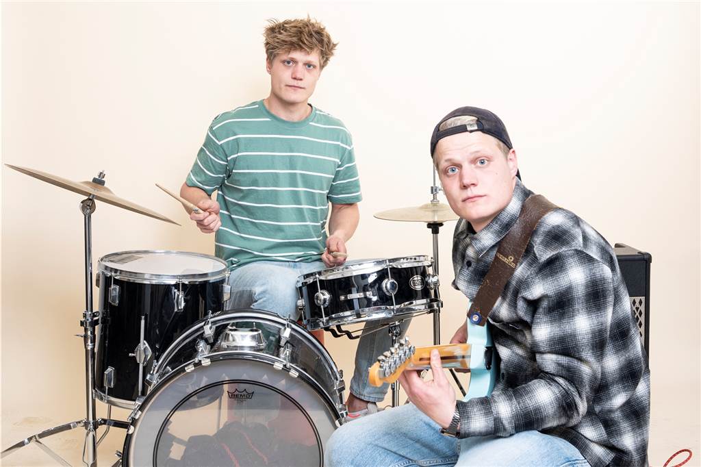 Neues Kulturfest bringt bekannte Musiker auf den Hombrucher Marktplatz Die Singer-Songwriter Finn & Jonas aus Dortmund treten auch auf beim Kulturfrühling.