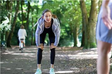 Fit genug für ein bisschen Fitness? Wer kürzlich krank war, sollte sich sportlich nicht überfordern. Foto: Christin Klose