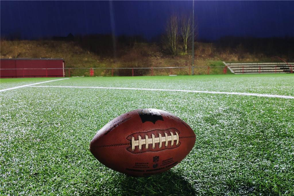 Die „Castrop Raptors“ sind das erste Flagfootball-Team in Castrop-Rauxel Flagfootball ist die kontaktarme Variante des klassischen Tacklefootball. Durch das geringere Verletzungsrisiko gewinnt der Sport immer mehr Beliebtheit bei Footballfans.