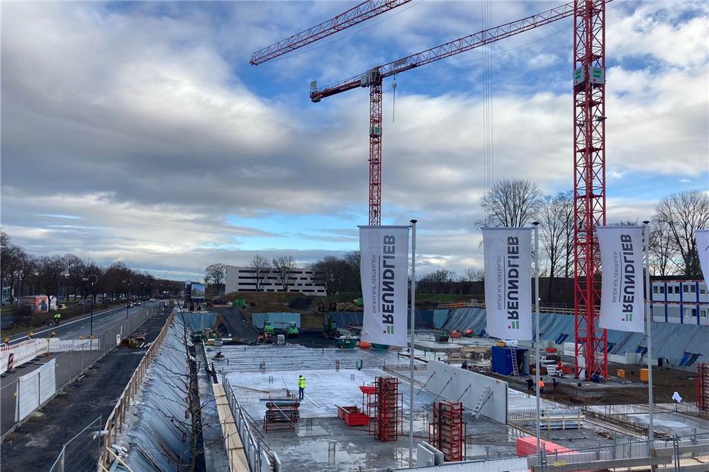 Rathaus, Bahnhof, Kampstraße: die zehn wichtigsten Dortmunder Bauprojekte Fleißig gebaut wird wieder in der ersten Reihe der Stadtkrone-Ost an der B1. Hier entsteht unter anderem ein weiteres Bürogebäude für das IT-Unternehmen Adesso.