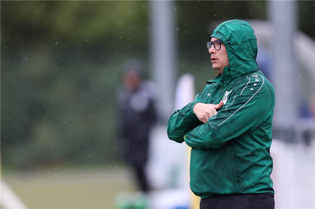 Die Top-5-Trainer der Hinrunde: Wer war der beste Coach an der Seitenlinie? Flemming Neuhaus war mit den Bezirksliga-Frauen des PSV Bork erfolgreich.