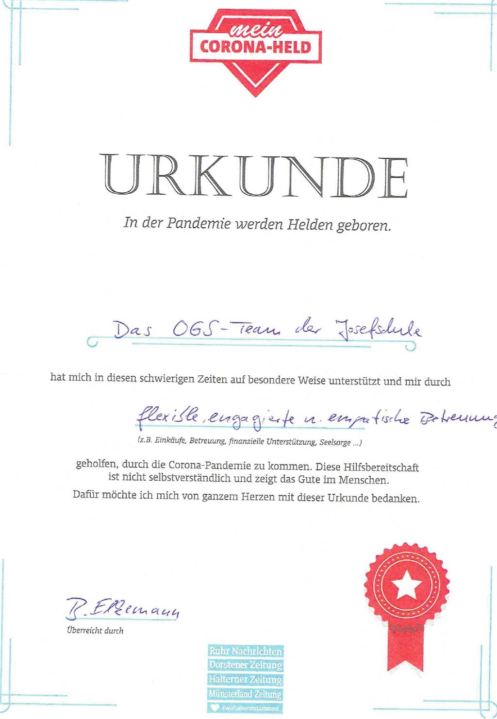 OGS-Koordinator bedankt sich mit Corona-Held-Urkunde bei seinem Team Flexibel, engagiert und empathisch nennt Bernd Elkemann die Betreuung, die Kindern OGS Josefschule in Ahaus zuteil wird.