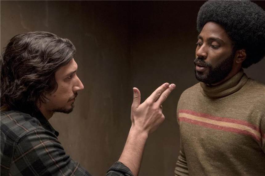 Flip Zimmermann (Adam Driver) und Ron Stallworth (John David Washington) infiltrieren den KKK. Foto: David Lee/Universal Pictures International