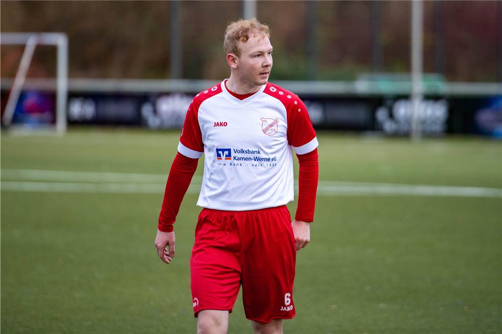 FCO-Sportchef Glombik verschärft nach unruhiger Woche die Trainersuche, kann aber nicht zaubern Florian Kloß wird am Montag sein letztes Spiel im Trikot des FC Overberge bestreiten. Er wechselt nach Königsborn.