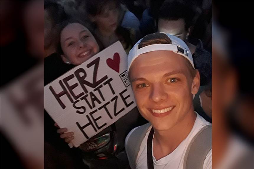 Dieser Dortmunder war bei #wirsindmehr in Chemnitz dabei Florian Knapp und seine Schwester Charlotte bei dem #wirsindmehr-Konzert in Chemnitz.