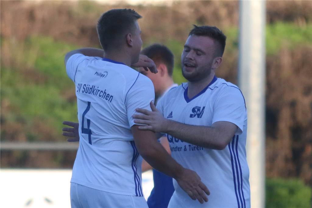 Die Top-5-Spielgestalter der Hinrunde: Wer hat das Offensivspiel so richtig angekurbelt? Florian Knittel (r.) war zehnmal für den SV Südkirchen erfolgreich.