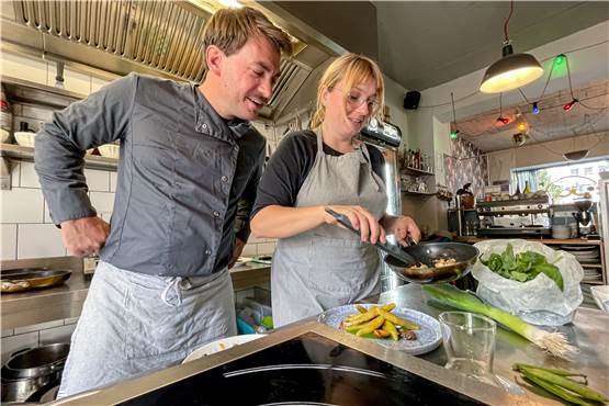 Im Video: Labsal-Duo verpasst schwäbischem Gericht eine neue Note