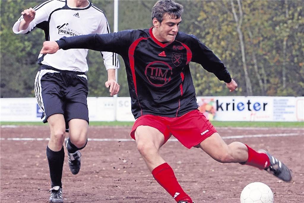 Holzpfosten-„Legende“ scheidet als letztes Gründungsmitglied aus dem Vorstand aus Florian Riesewieck in Aktion, im November 2008.