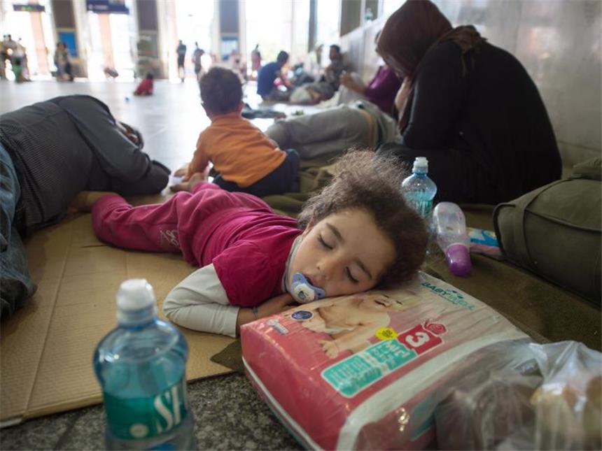 So können Sie Flüchtlingen in Ihrer Stadt konkret helfen Flüchtlingen zu helfen ist ein starker Impuls, den momentan viele Menschen in NRW verspüren.