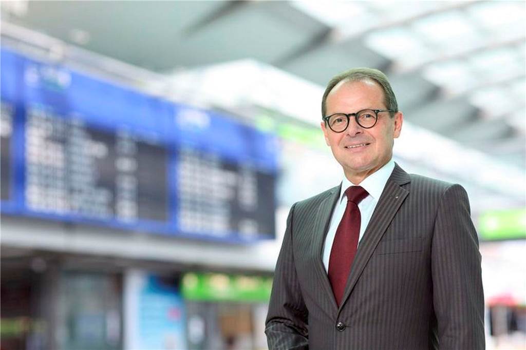 Das sind die 10 Top-Verdiener auf den Chefsesseln der städtischen Unternehmen Flughafenchef Udo Mager geht am 30. Juni 2020 vorzeitig in den Ruhestand.