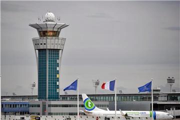 Flughafens Orly bei Paris. Ein neuer Streik im öffentlichen Dienst Frankreichs betrifft auch den Flugverkehr. Foto: Yoan Valat/EPA/Archiv