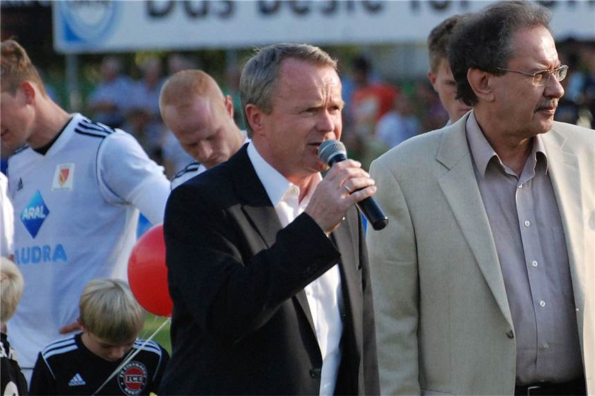 Der Starttermin für die Amateurfußball-Saison 2020/2021 steht fest FLVW-Vizepräsident Manfred Schnieders und seine Kollegen haben sich auf einen Starttermin für die Saison geeinigt.