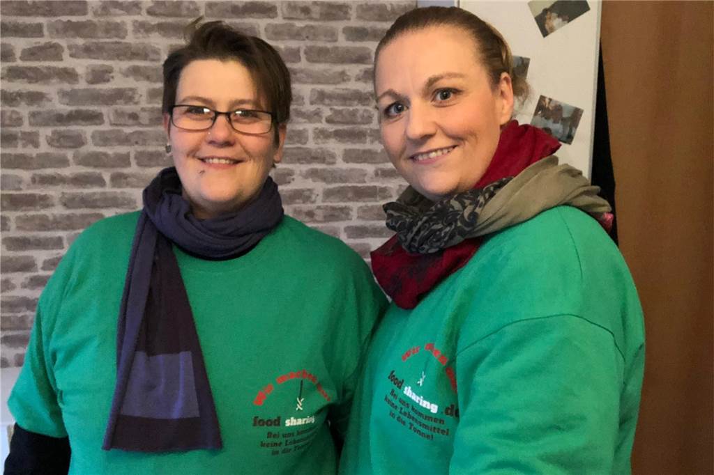 Lebensmittel vor der Tonne retten: Foodsharing-Netzwerk sucht Helfer in Werne Foodsharer Sabrina Berloger und Karina Psoch sorgen dafür, dass weniger Lebensmittel in Werne weggeworfen werden müssen. 15 Foodsharer sind in Werne bislang aktiv.